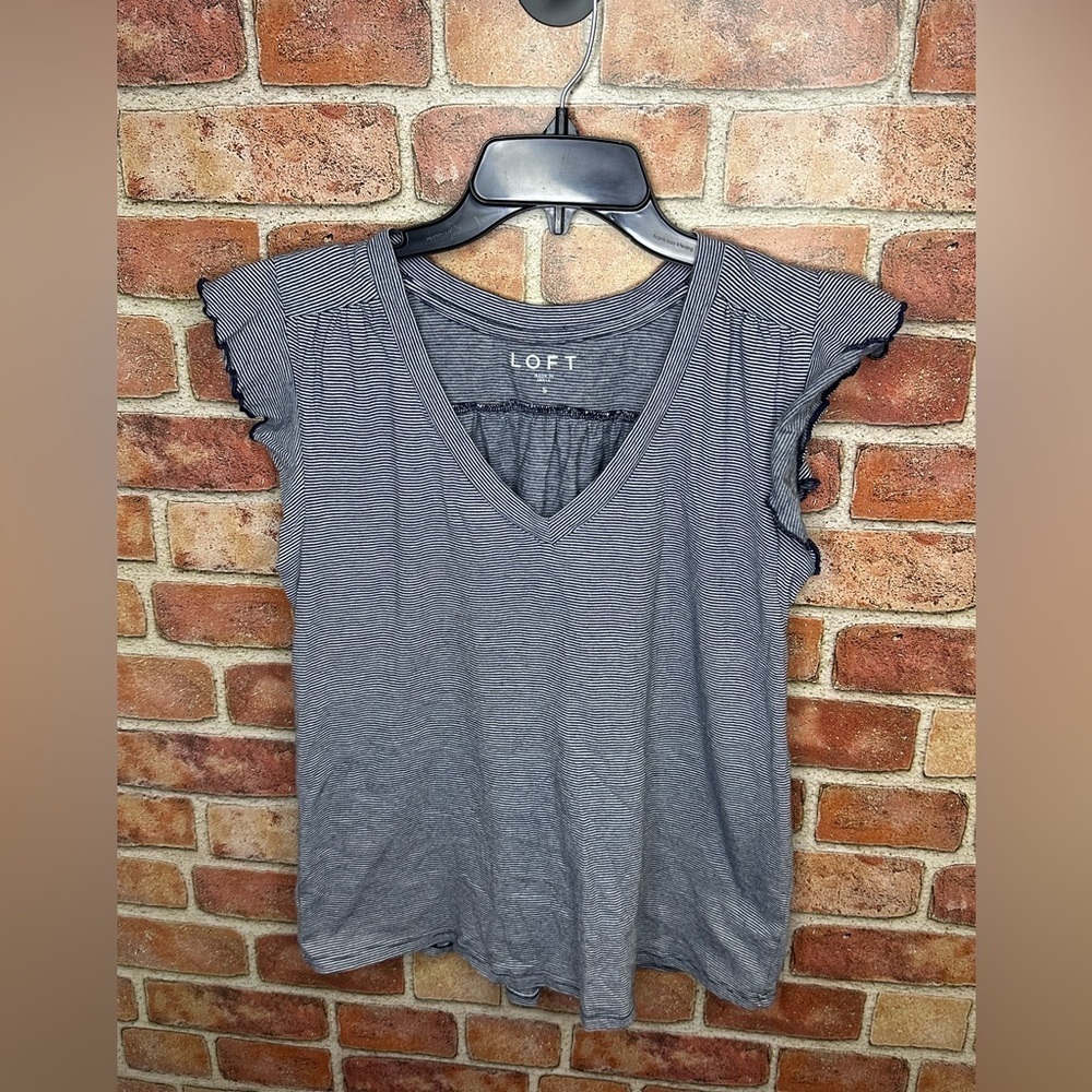smocked flutter sleeved nautical preppy V-Neck Top navy/white size S
